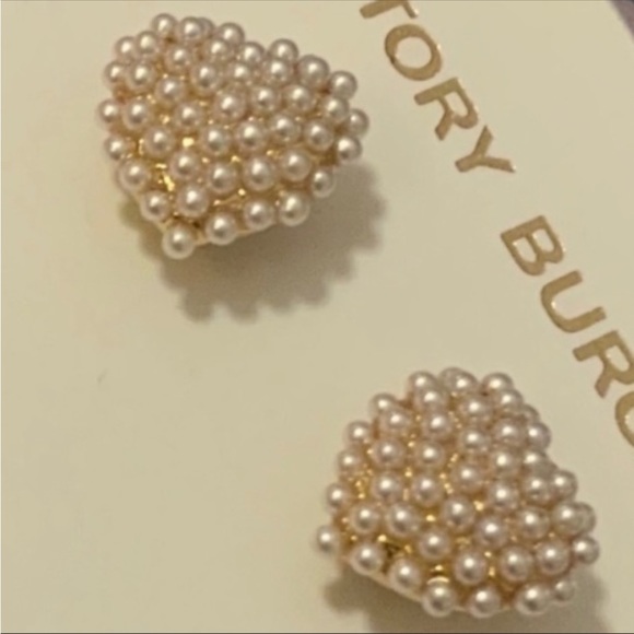Tory Burch Ivory pearl beads small heart  logo stud earrings - Picture 3 of 6